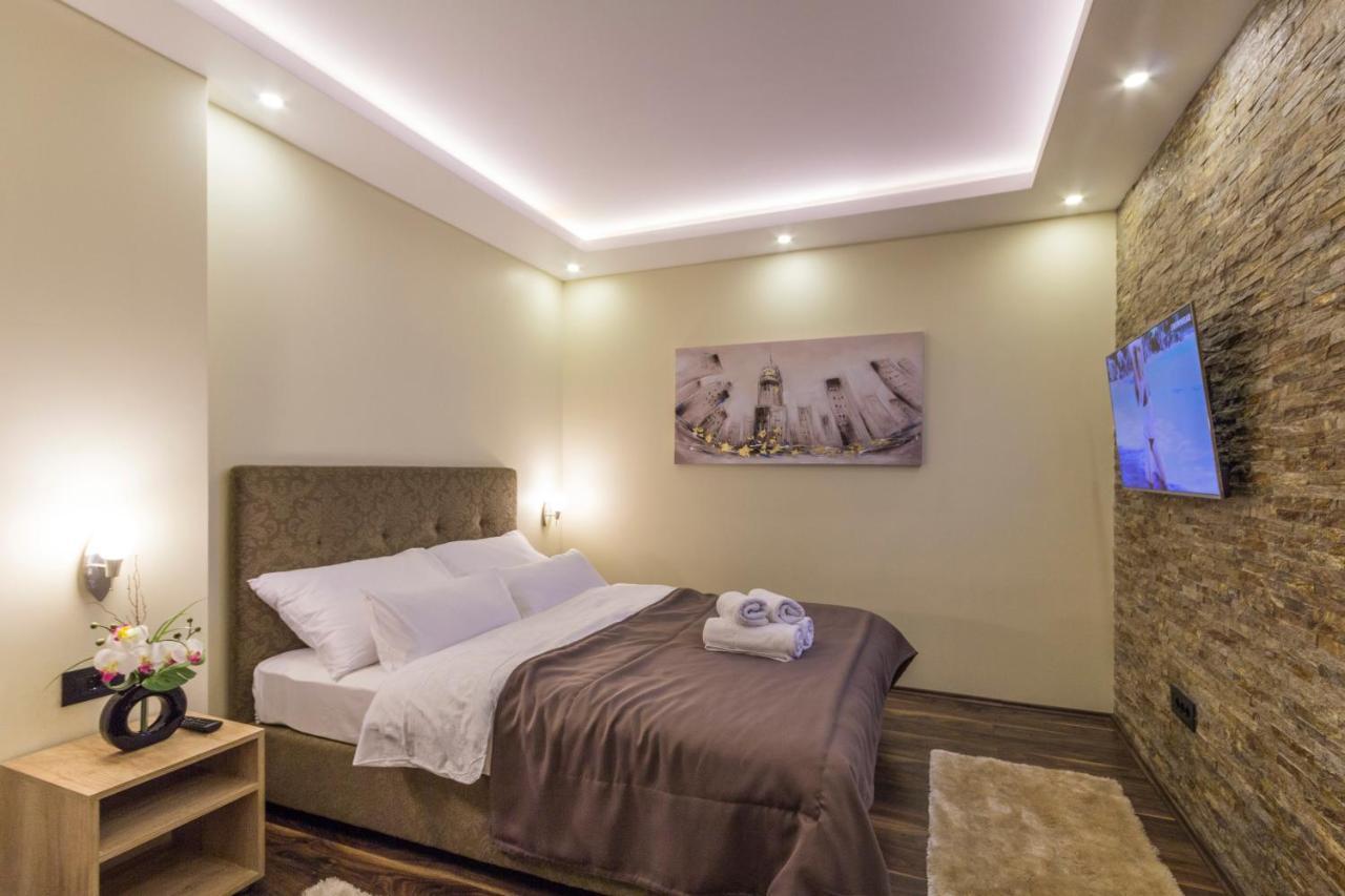 Madison Inn Suites - Wilson'S Square Belgrade Extérieur photo