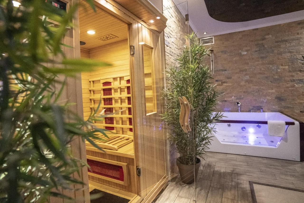 Madison Inn Suites - Wilson'S Square Belgrade Extérieur photo