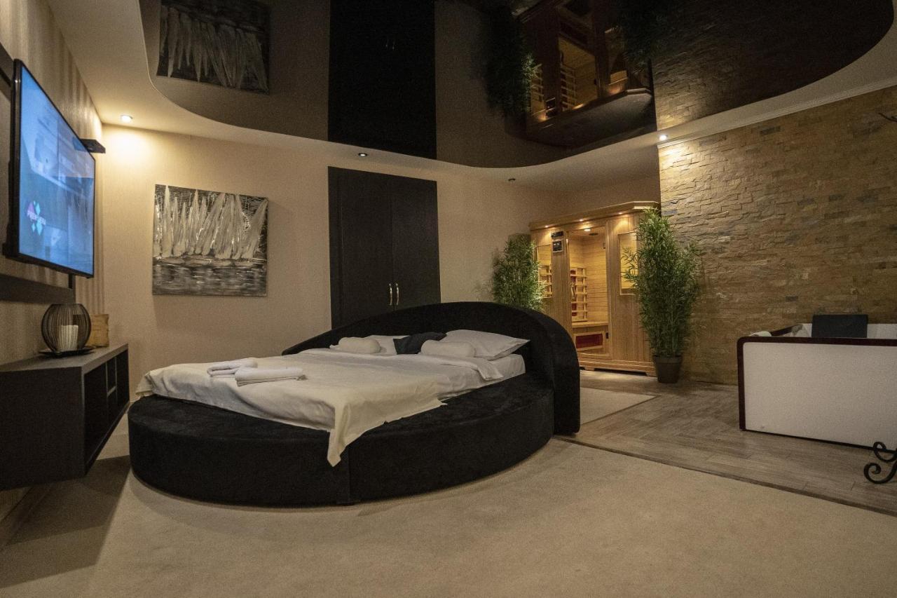 Madison Inn Suites - Wilson'S Square Belgrade Extérieur photo