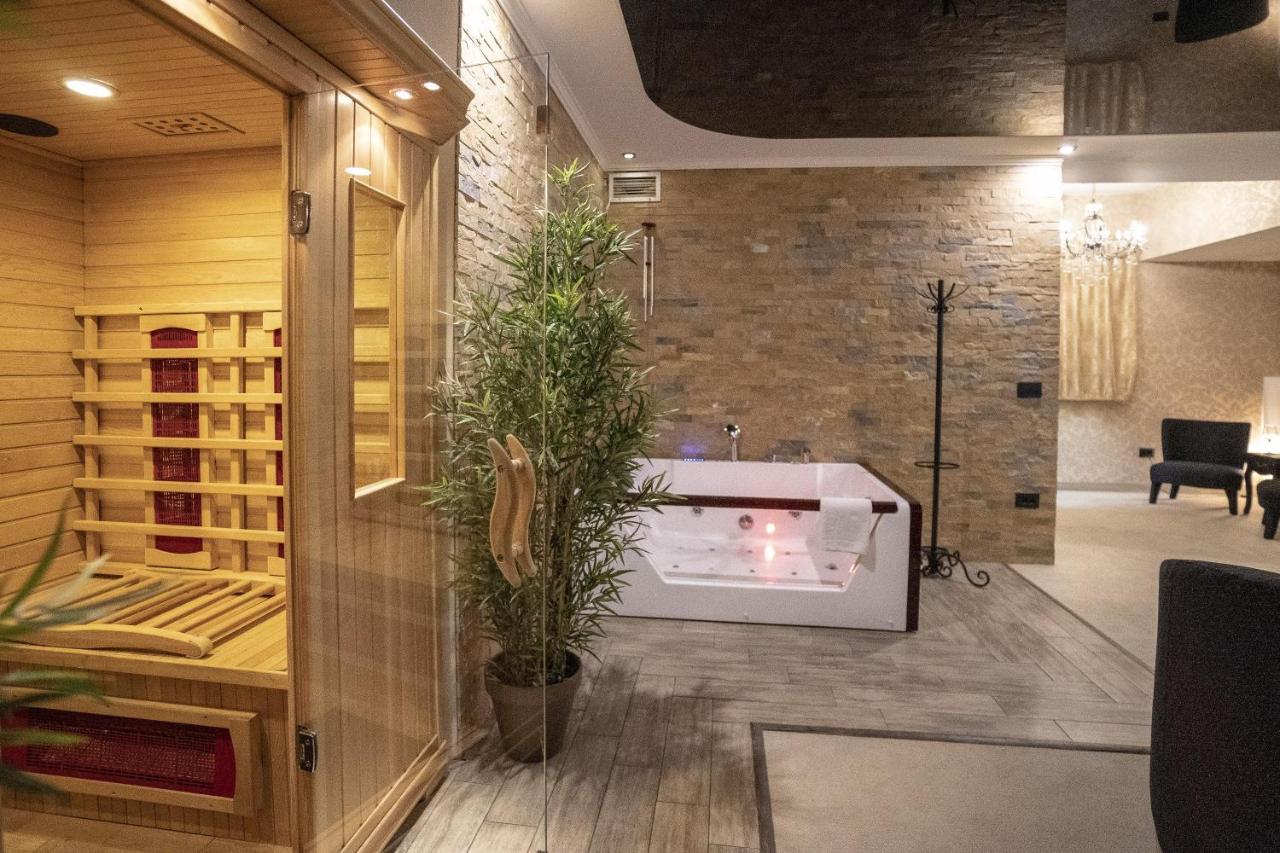 Madison Inn Suites - Wilson'S Square Belgrade Extérieur photo