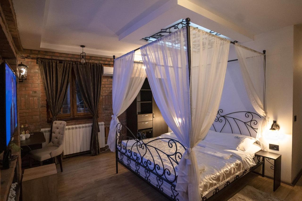 Madison Inn Suites - Wilson'S Square Belgrade Extérieur photo